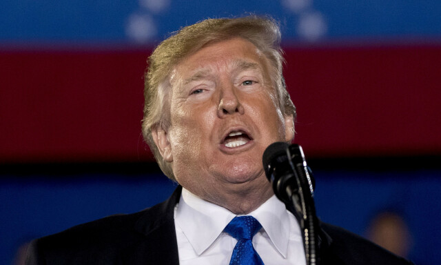 Trump ber militæret i Venezuela støtte opposisjonen